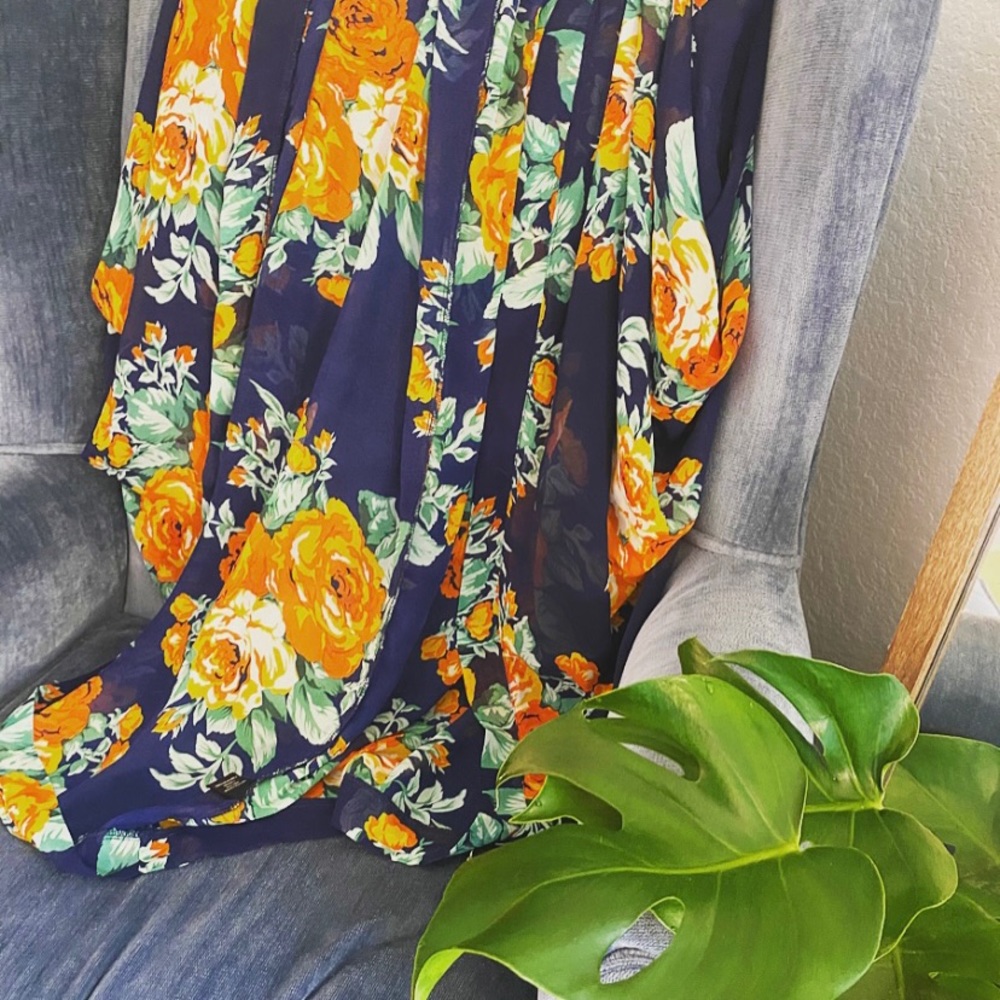 Sheer kimono with floral pattern